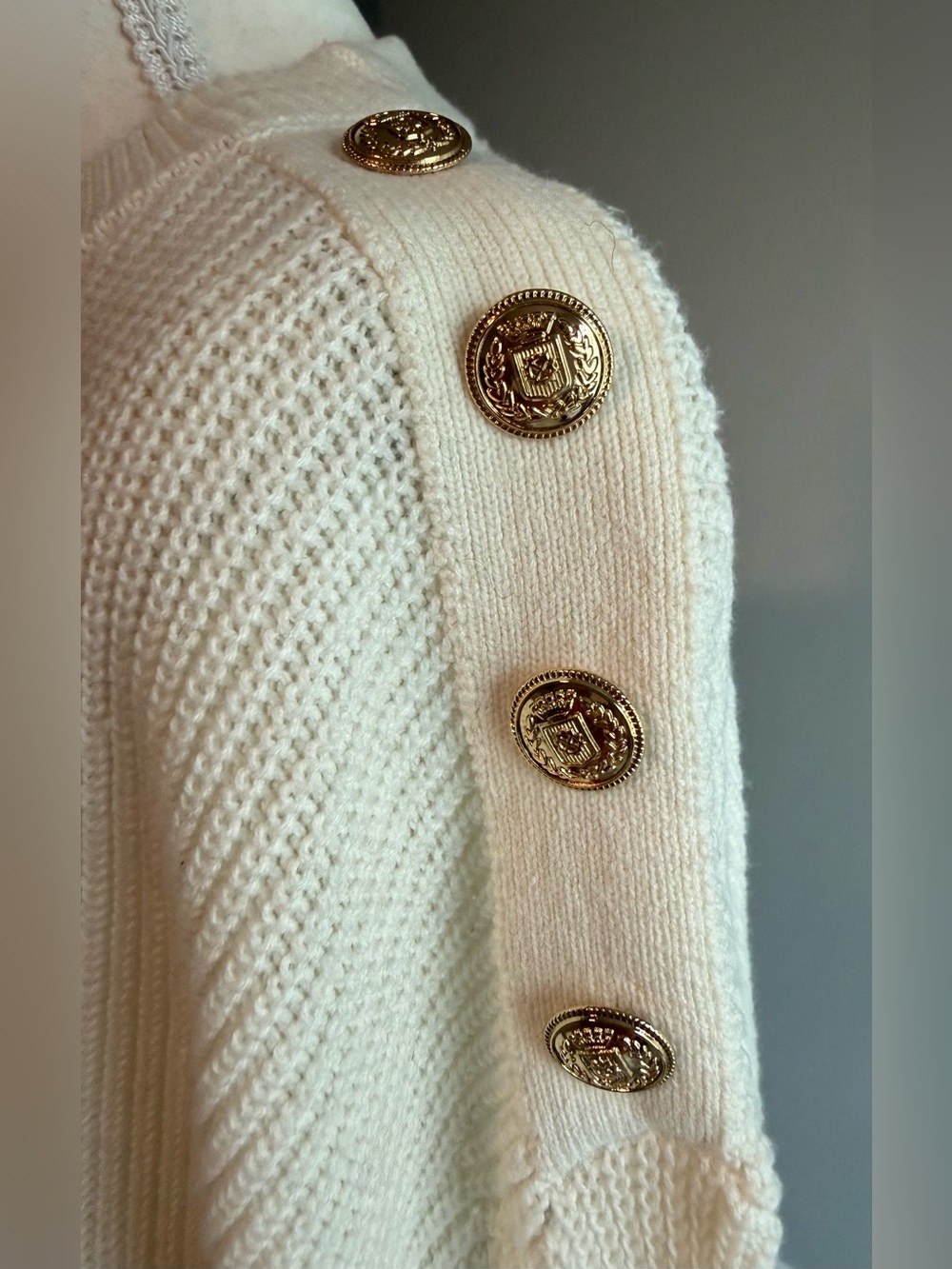 NWT H&M Cream Long Sleeve Sweater with Gold Buttons on Left Shoulder Medium